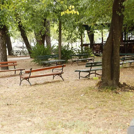 Apartament Mona *