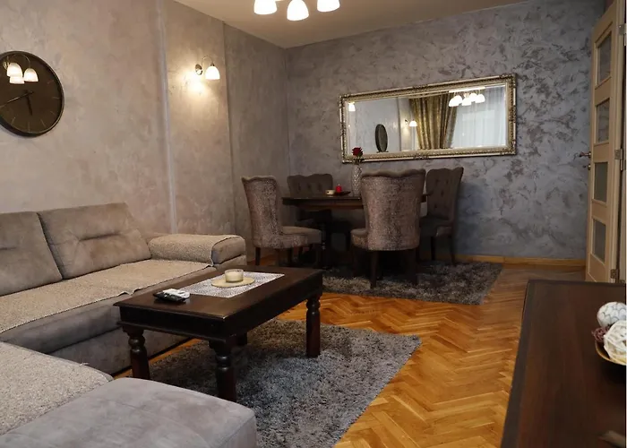 Mona * פודגוריצה